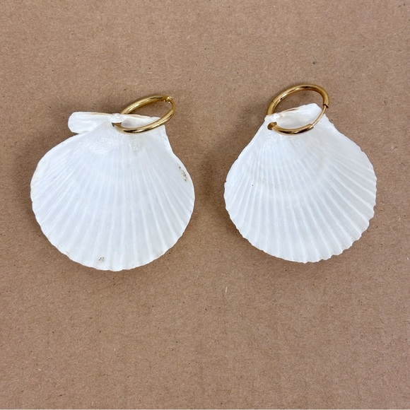 Casa Clara Odette Earring in Ivory Shell - Picture 6 of 7